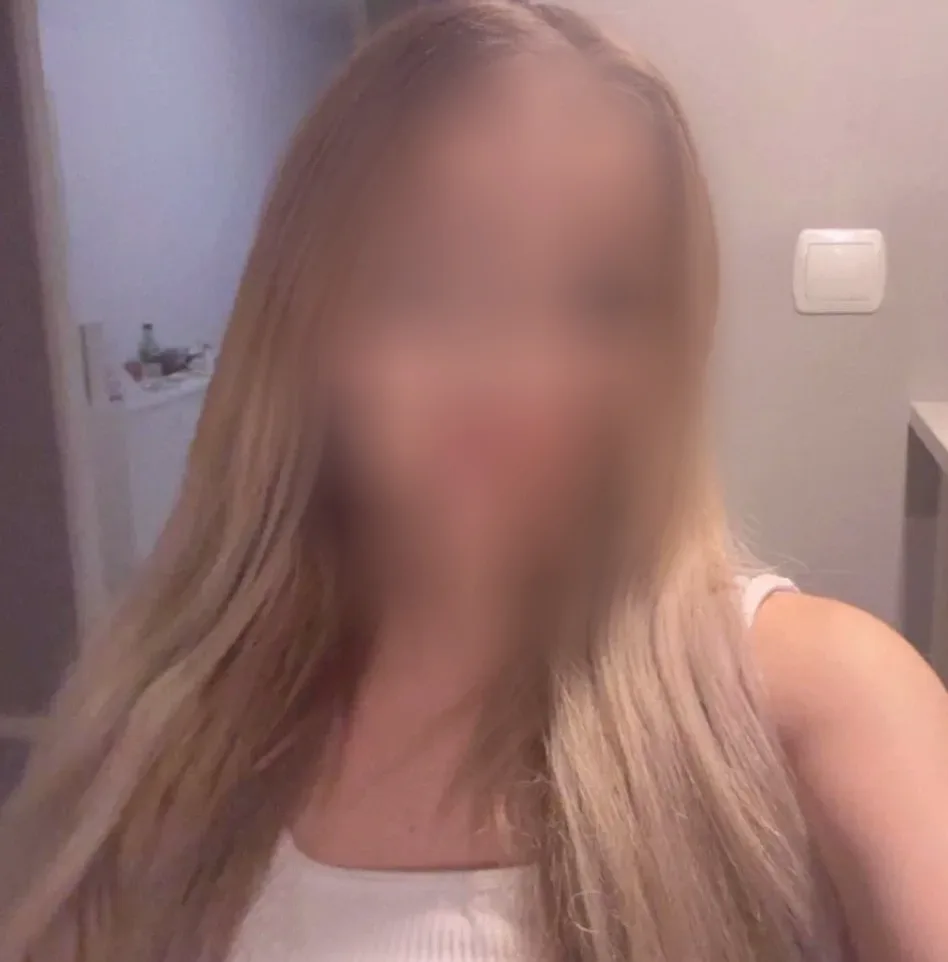 Ewa, 24