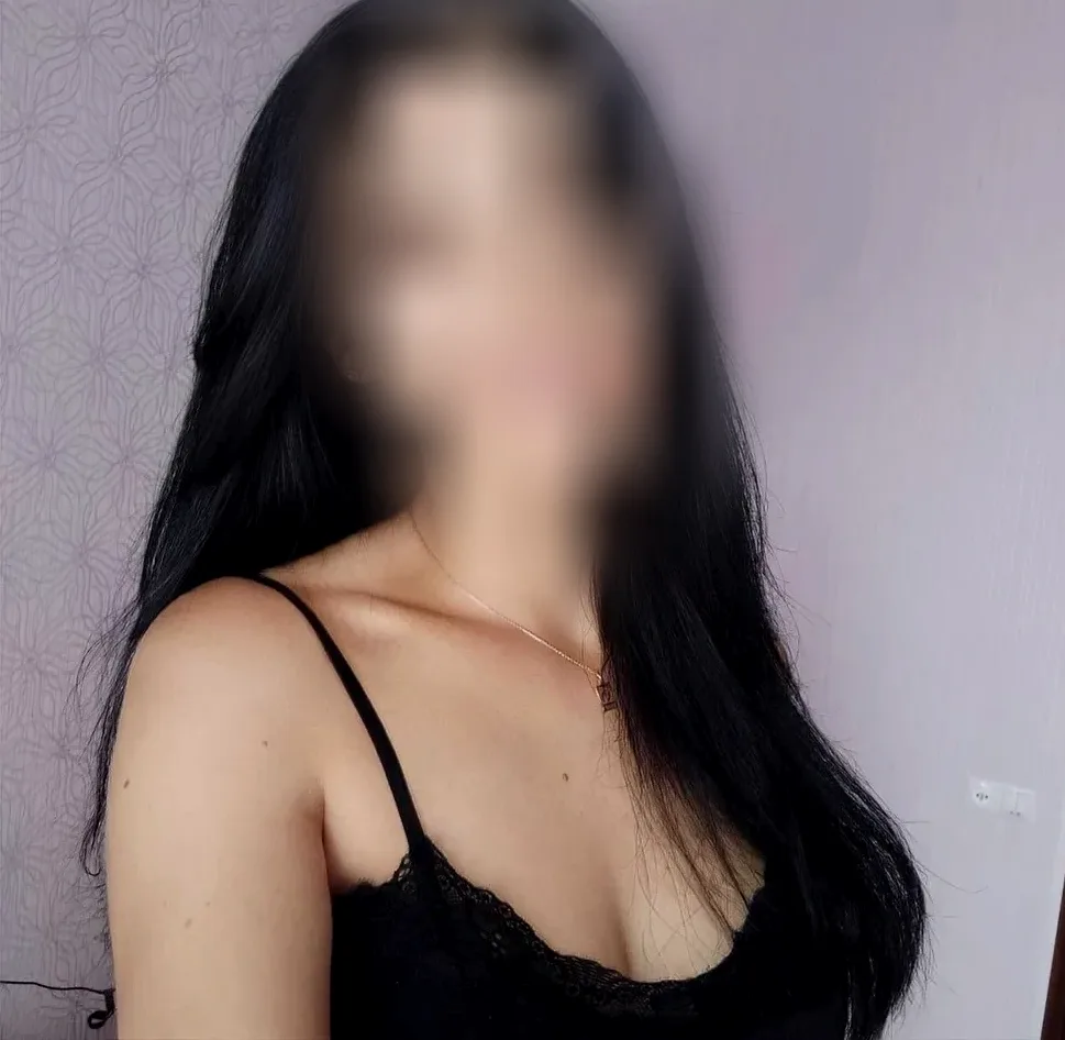 Hannah, 29