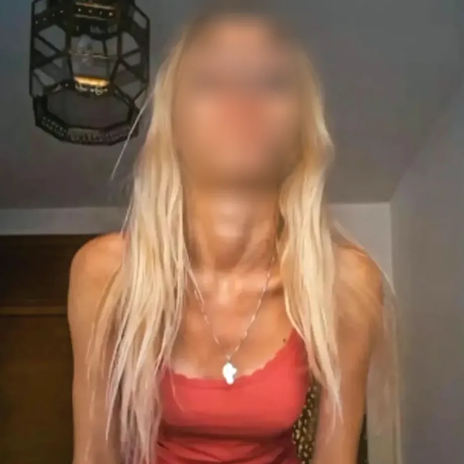 Hayley, 35
