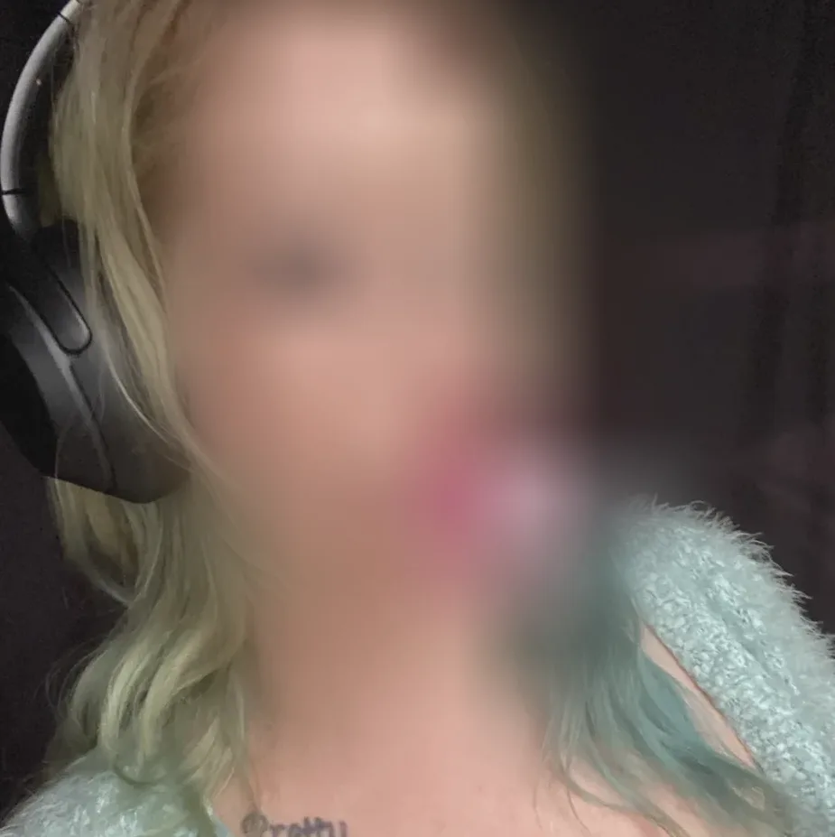 Hayley, 35