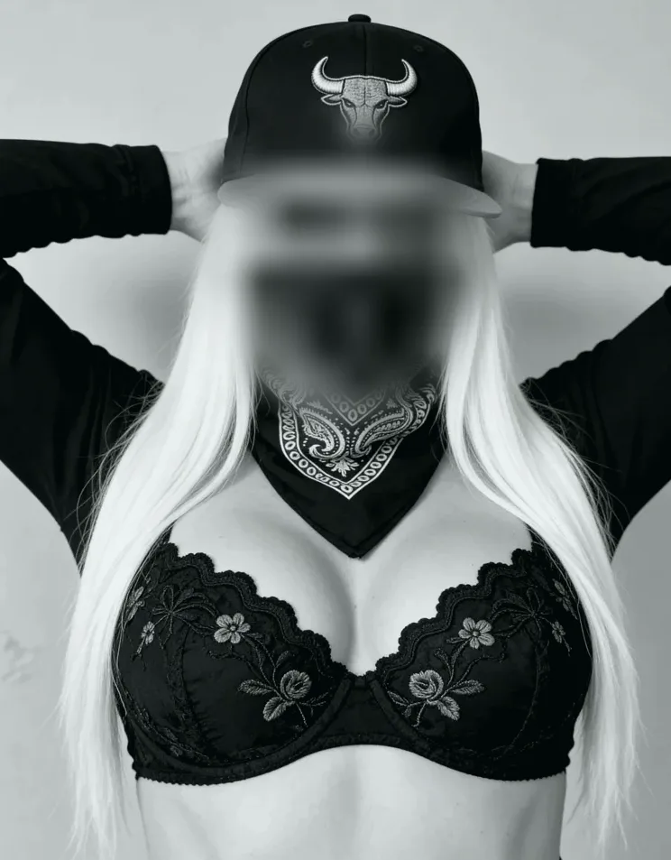 Laura, 34